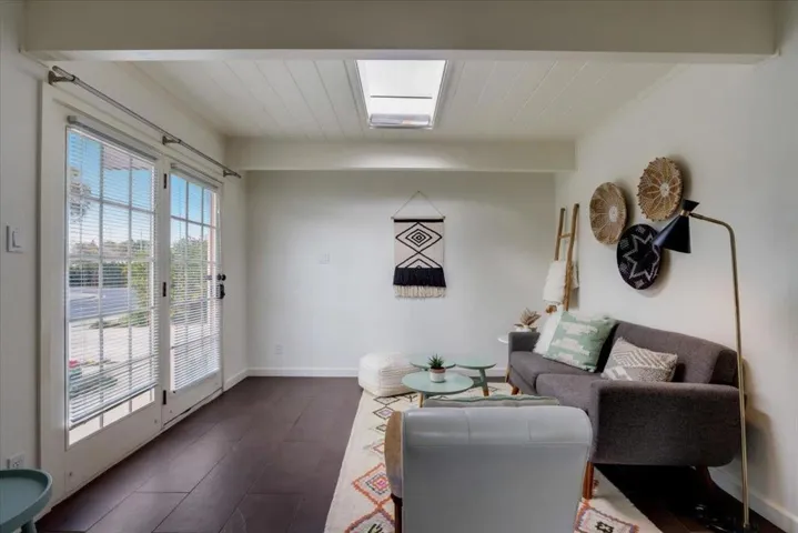 3391 Thomas Drive, Palo Alto, California 94303