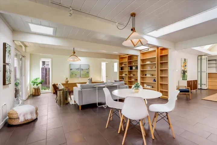 3391 Thomas Drive, Palo Alto, California 94303