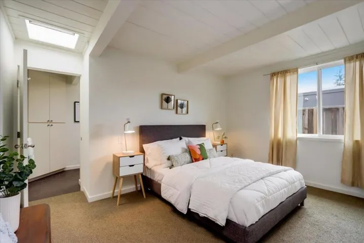 3391 Thomas Drive, Palo Alto, California 94303