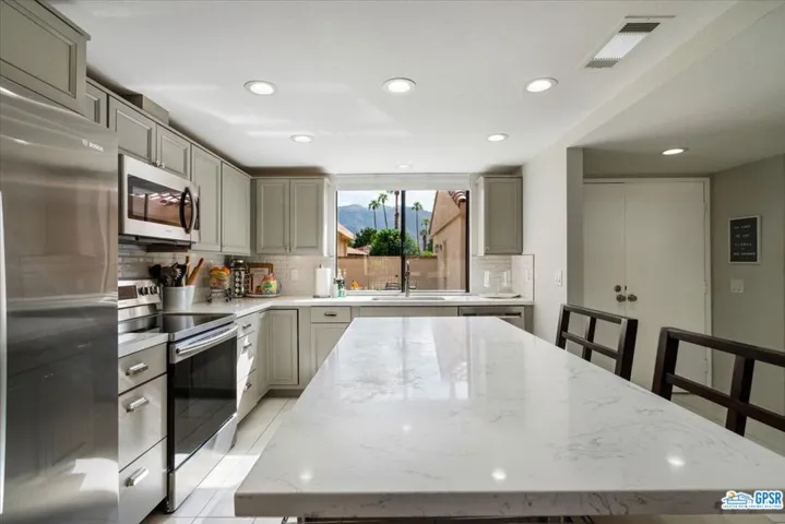 88 Sunrise Drive, Rancho Mirage, California 92270