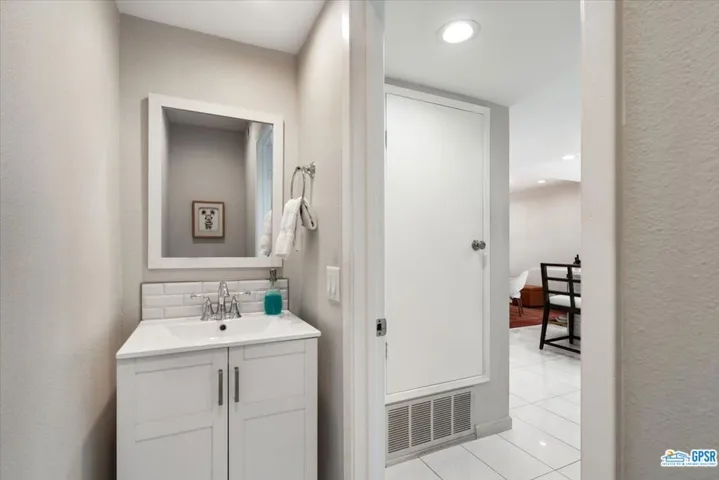 Unique powder bath!