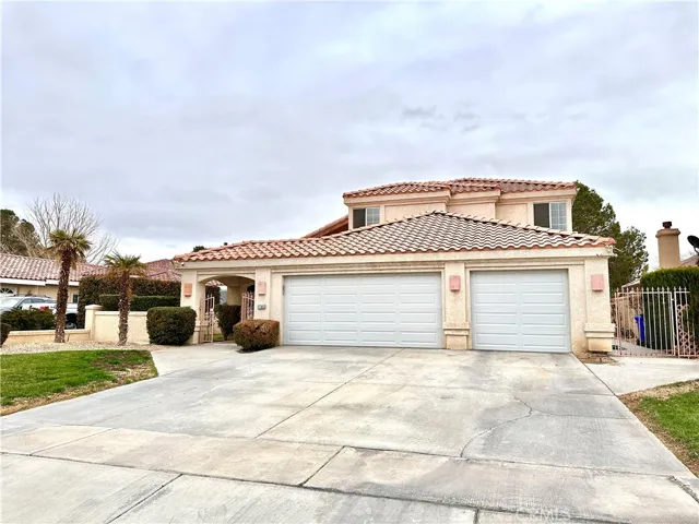 27365 Silver Lakes Parkway, Helendale, California 92342