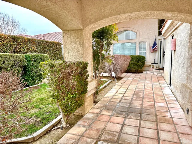 27365 Silver Lakes Parkway, Helendale, California 92342