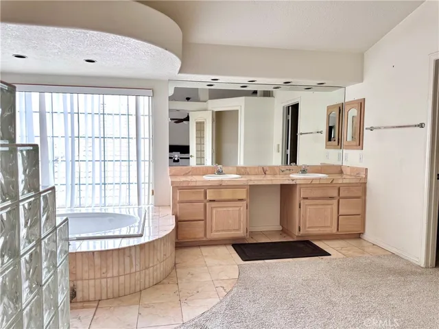 27365 Silver Lakes Parkway, Helendale, California 92342