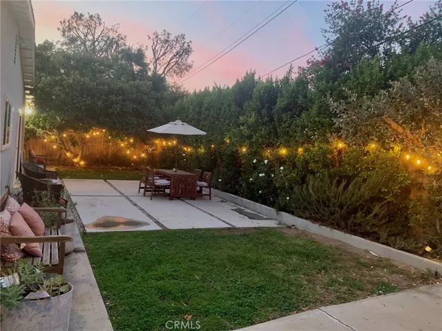 20759 Clark Street, Woodland Hills, California 91367