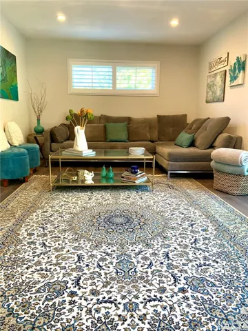20759 Clark Street, Woodland Hills, California 91367