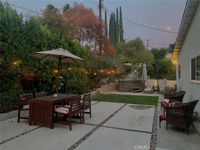20759 Clark Street, Woodland Hills, California 91367