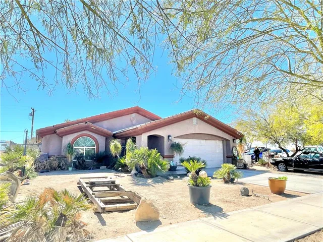 1233 Roselle Avenue, Thermal, California 92274