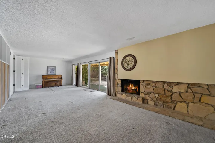 7024 Charrick Pl-14