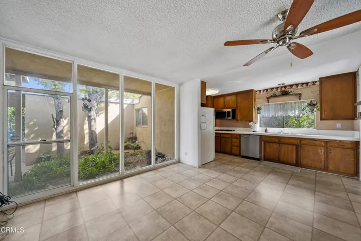 7024 Charrick Pl-5