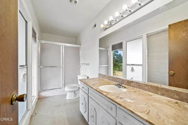 7024 Charrick Pl-25
