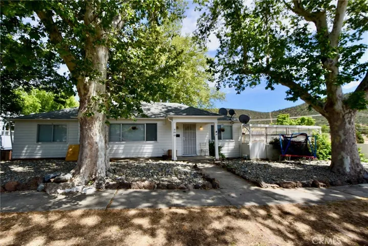 300 Herzog Boulevard 3, Yreka, California 96097