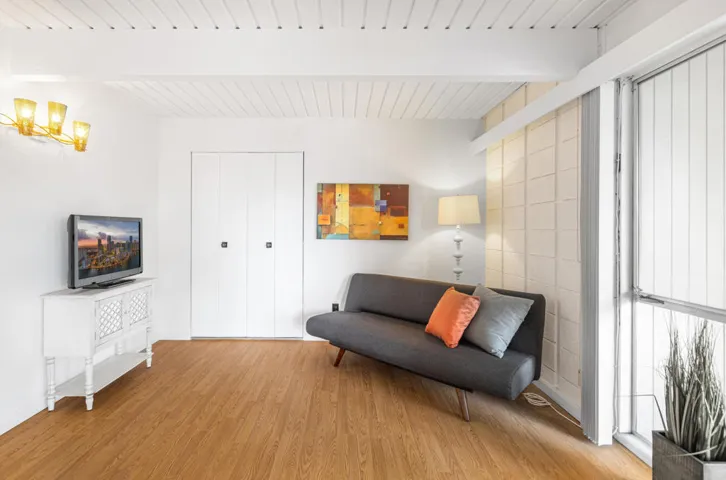Open Accordion Wall