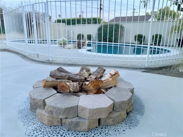 Fire pit