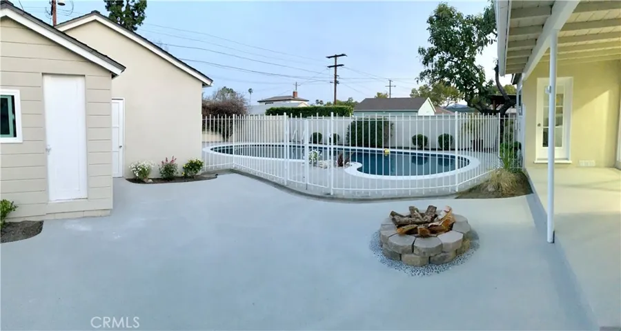 2616 N Buena Vista Street, Burbank, California 91504