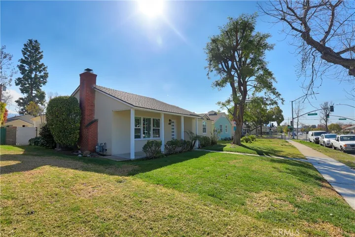 2616 N Buena Vista Street, Burbank, California 91504