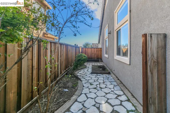 1556 Autumn Valley Way, Brentwood, California 94513