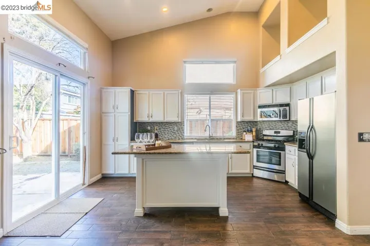 1556 Autumn Valley Way, Brentwood, California 94513