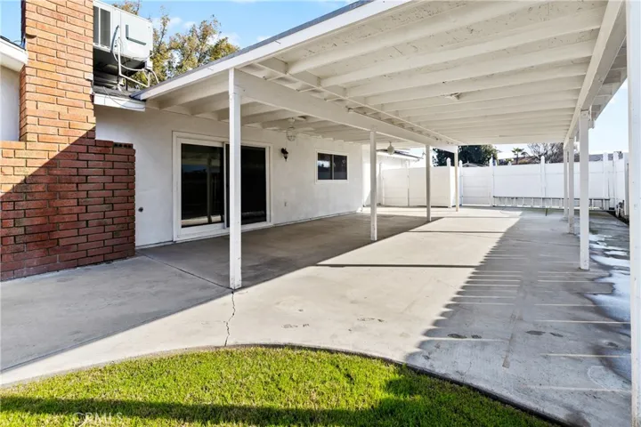 261 E Fargo Avenue, Hanford, California 93230