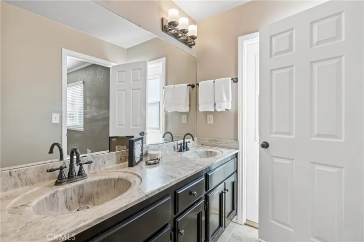 261 E Fargo Avenue, Hanford, California 93230