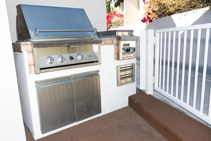 336 Crestlake-5