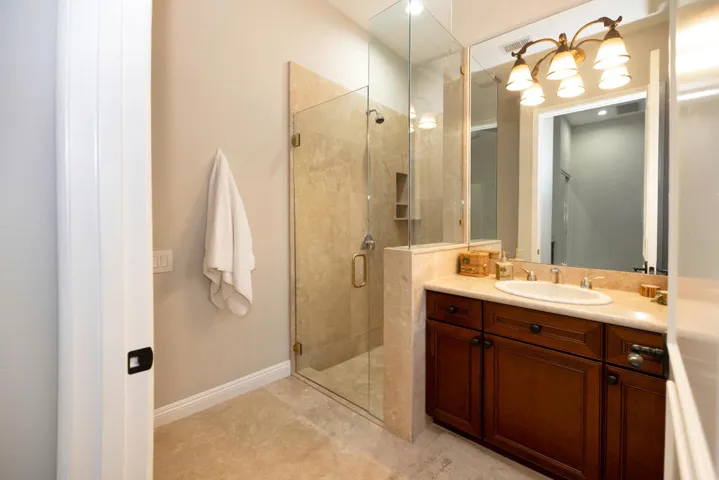 336 Crestlake-33