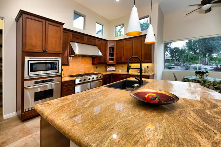 336 Crestlake-36