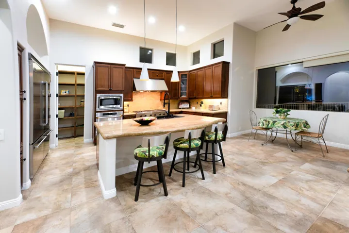 336 Crestlake-17