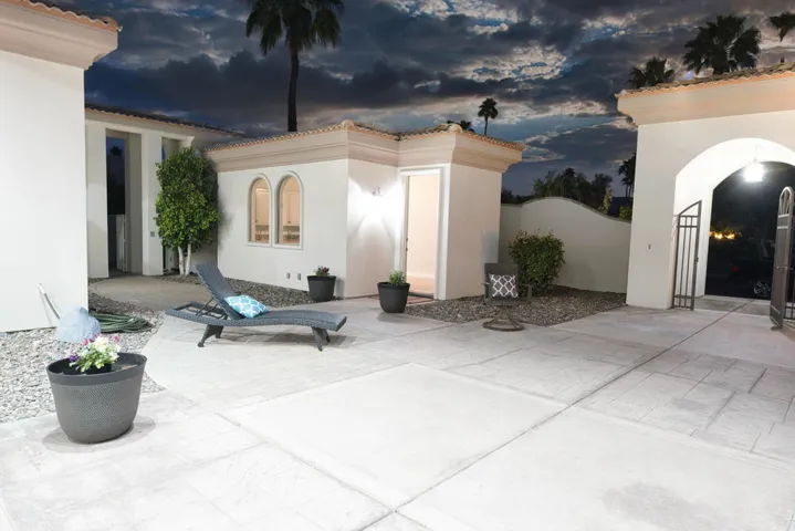 336 Crestlake-16