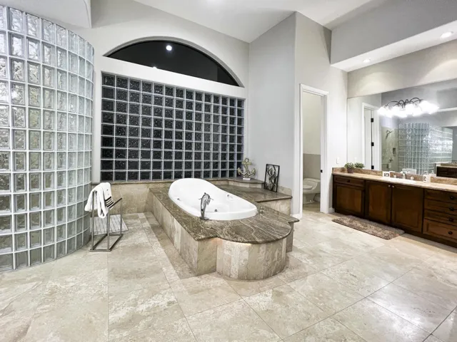 336 Crestlake-2