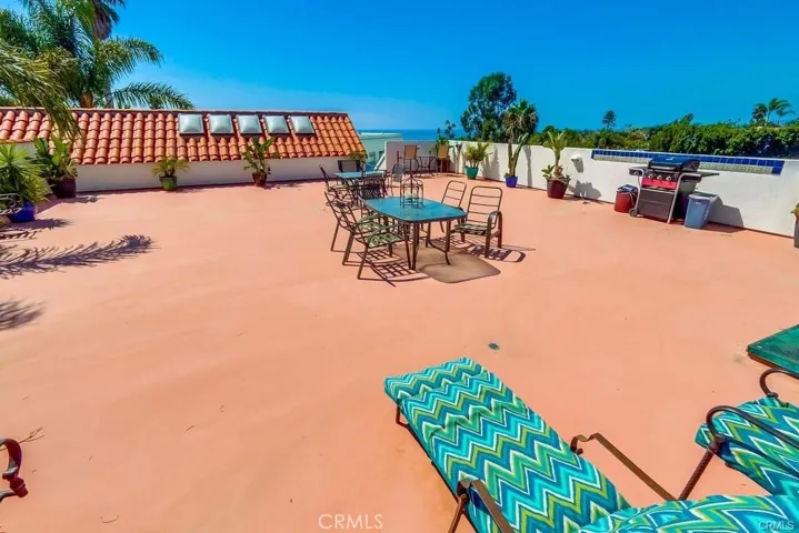 Community ocean view rooftop