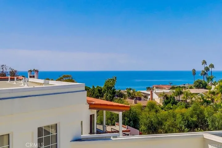 Community ocean view rooftop