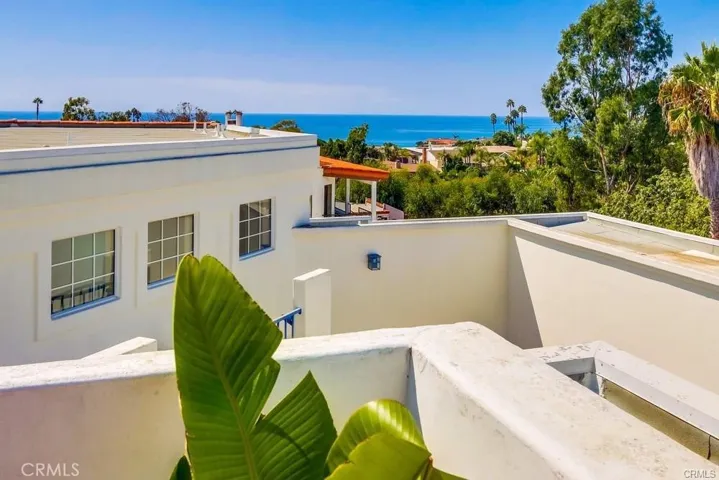 Community ocean view rooftop