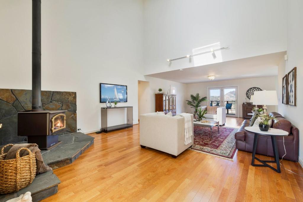 17300 Chesbro Lake Drive, California home-pic-7