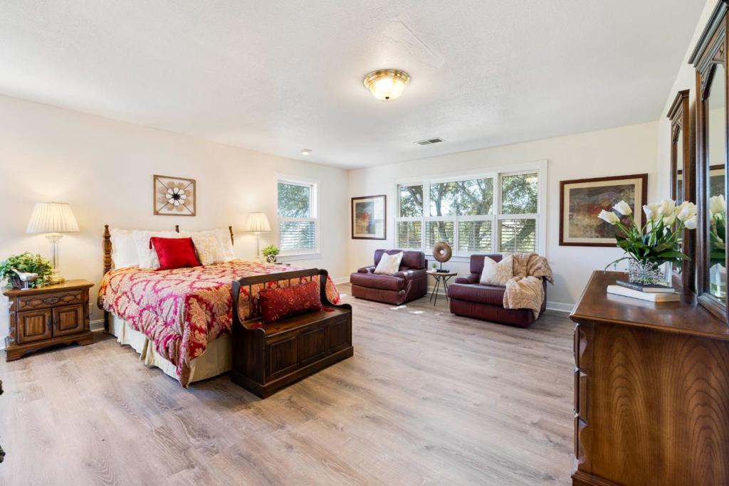 17300 Chesbro Lake Drive, California home-pic-23
