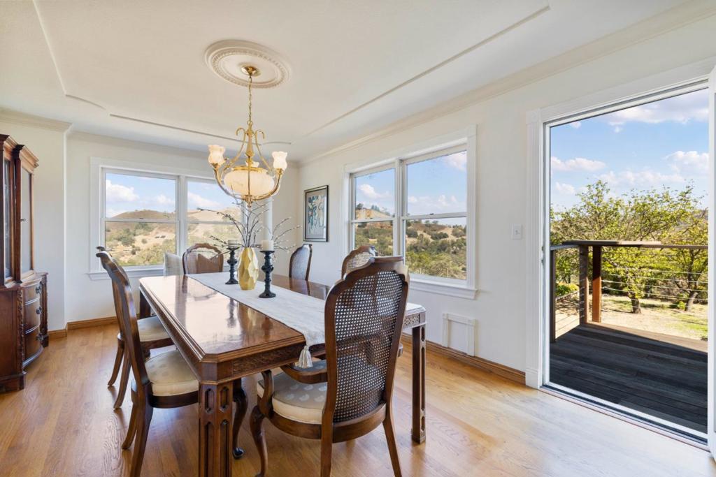 17300 Chesbro Lake Drive, California home-pic-16