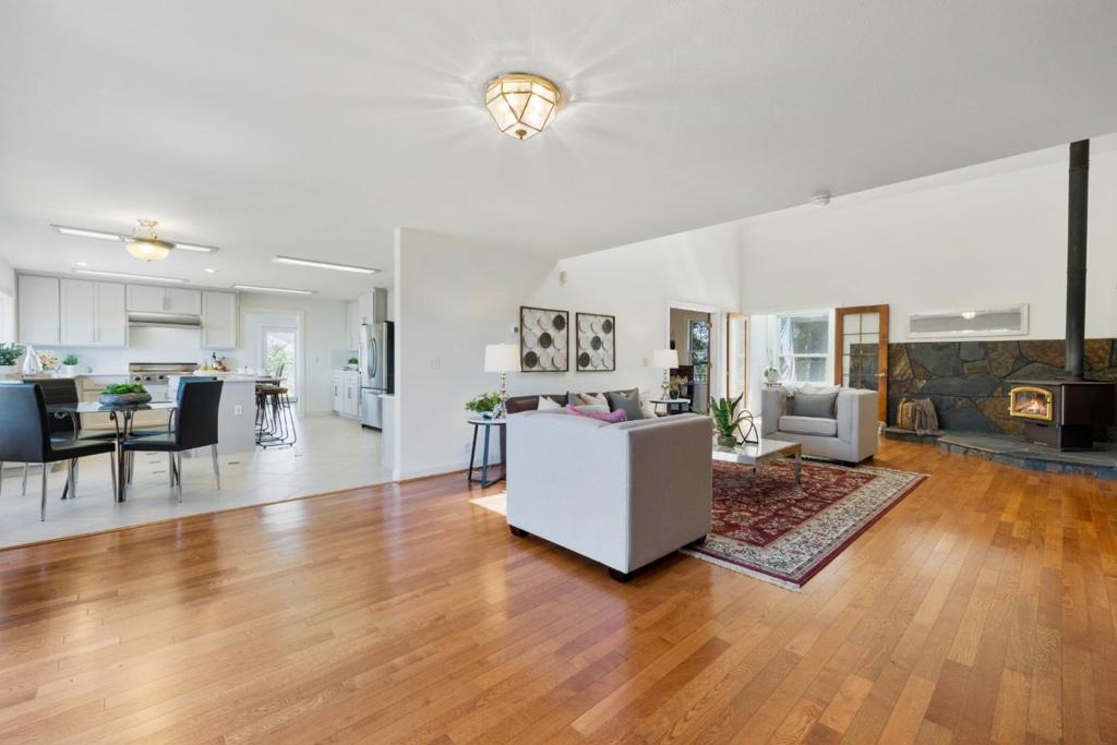 17300 Chesbro Lake Drive, California home-pic-10