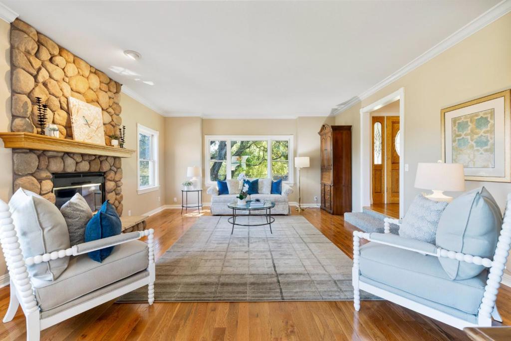 17300 Chesbro Lake Drive, California home-pic-18
