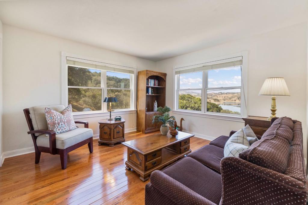 17300 Chesbro Lake Drive, California home-pic-20