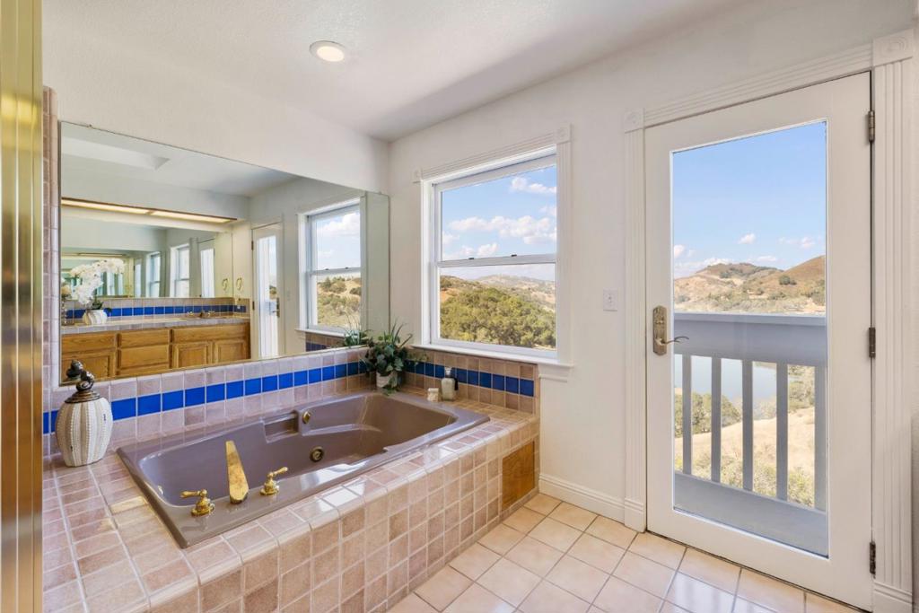 17300 Chesbro Lake Drive, California home-pic-26