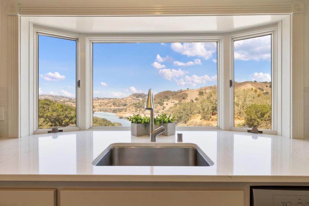 17300 Chesbro Lake Drive, California home-pic-13