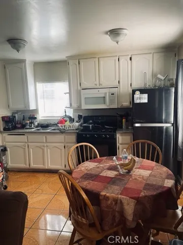 8960 Elizabeth Avenue, South Gate, California 90280