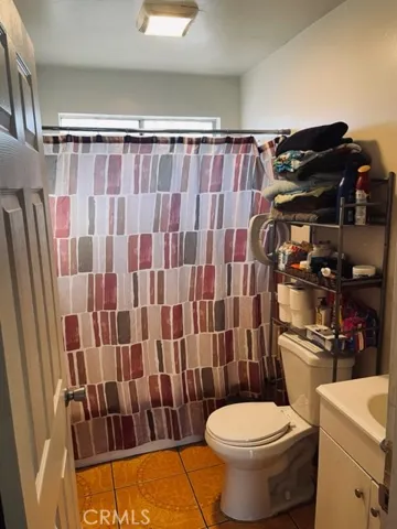 8960 Elizabeth Avenue, South Gate, California 90280