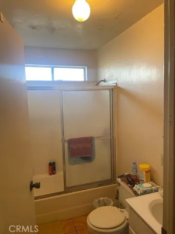 8960 Elizabeth Avenue, South Gate, California 90280