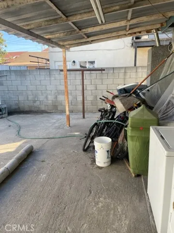 8960 Elizabeth Avenue, South Gate, California 90280