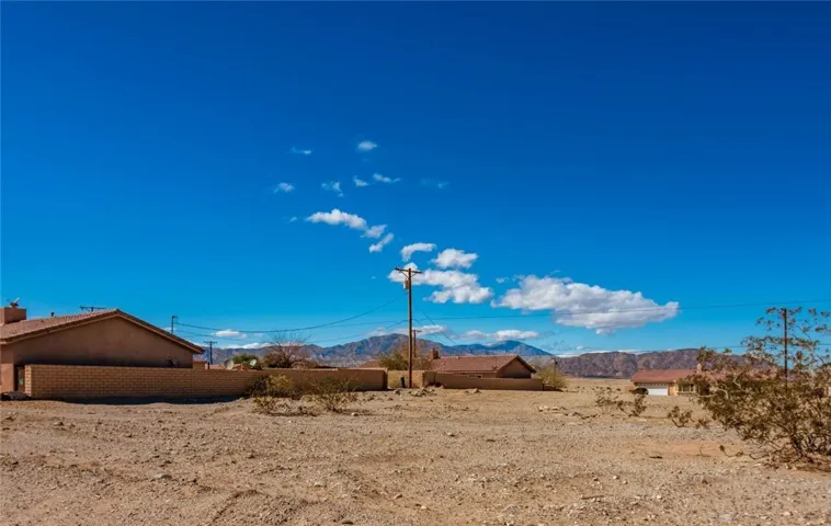 1492 Valiant Avenue, Thermal, California 92274
