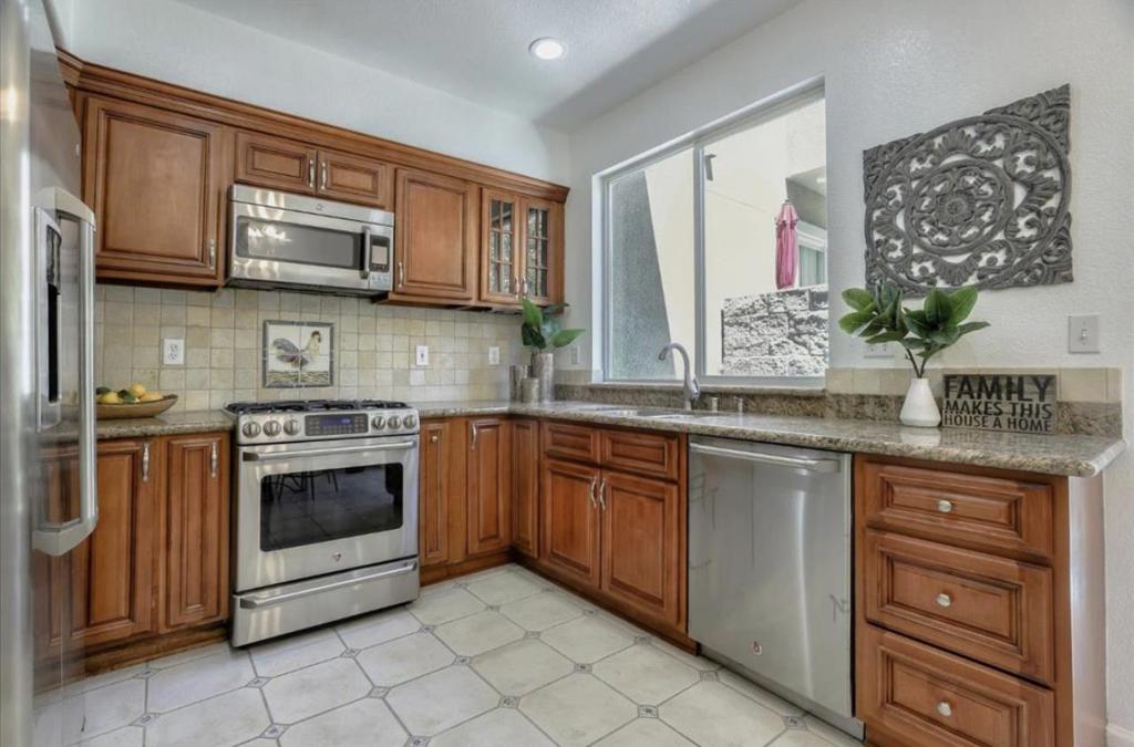 495 White Chapel, California home-pic-4