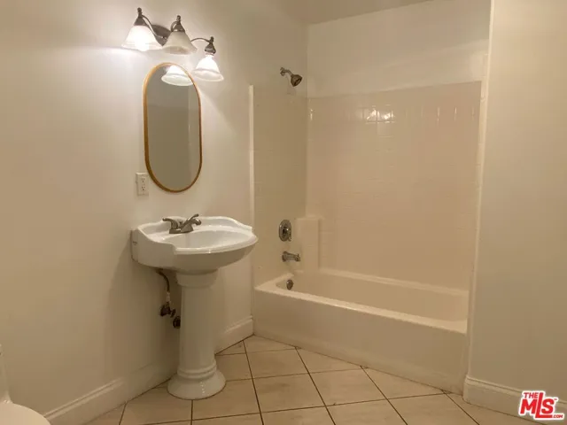 726 S Santa Fe Avenue 202, Los Angeles, California 90021