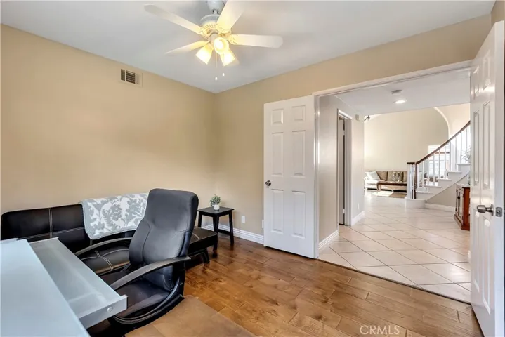 Main Floor Bedroom/Office