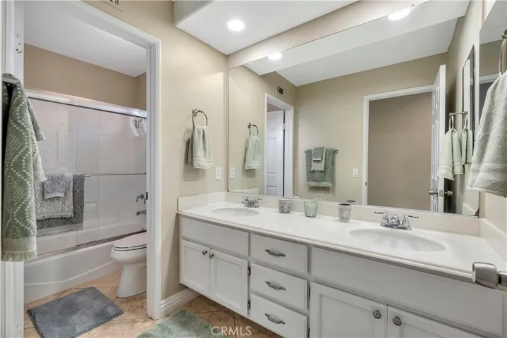Upstairs Hall Bathroom